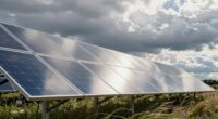 wind disrupts lightweight panels